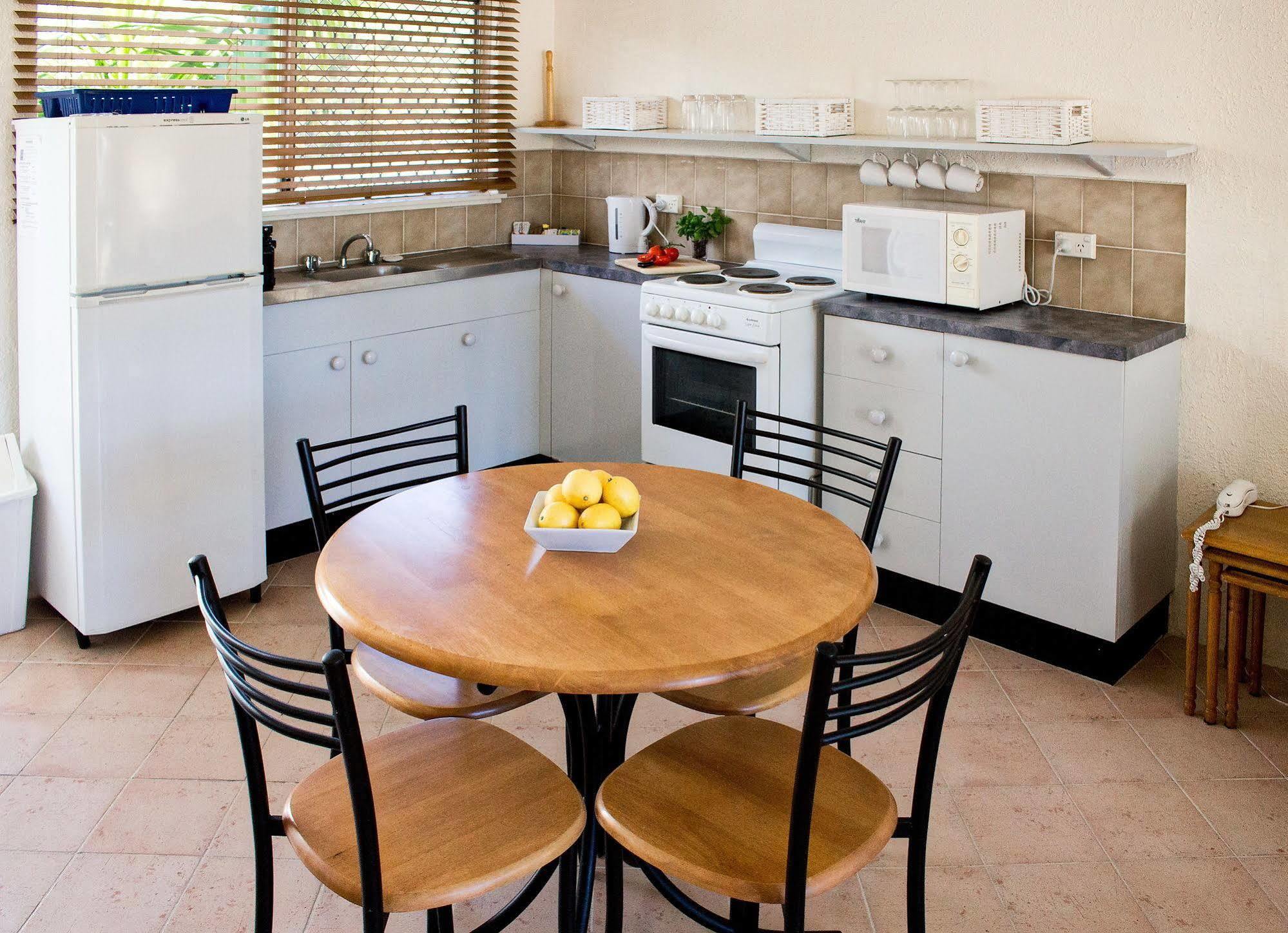 Clifton Sands Holiday Units Клифтон-Бич Экстерьер фото